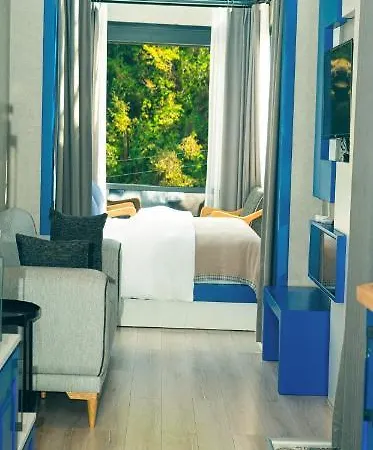 River Side Tinyhouse Hotel